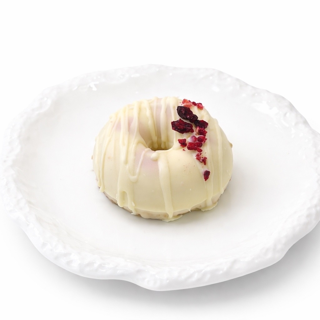 Донат cake - Миндаль - маракуйя - малина.